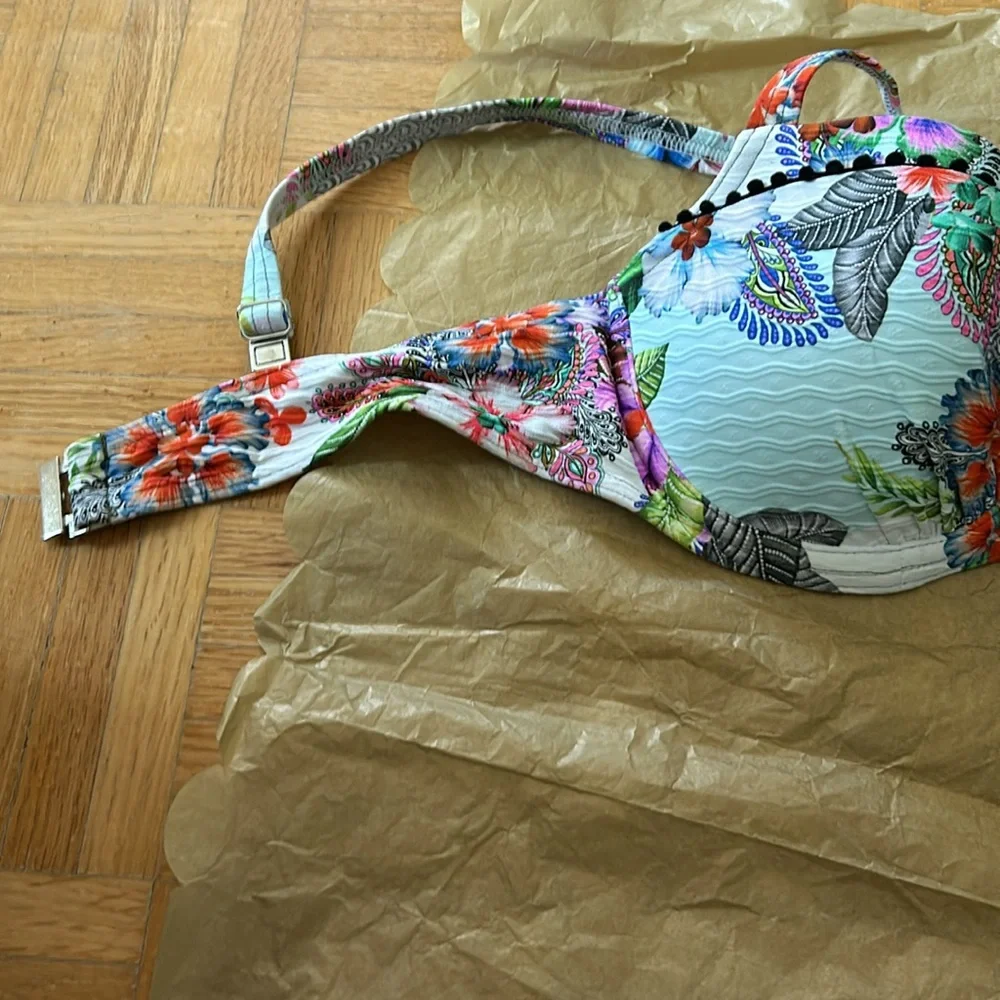 Opera NWOT - Picture 2 of 10